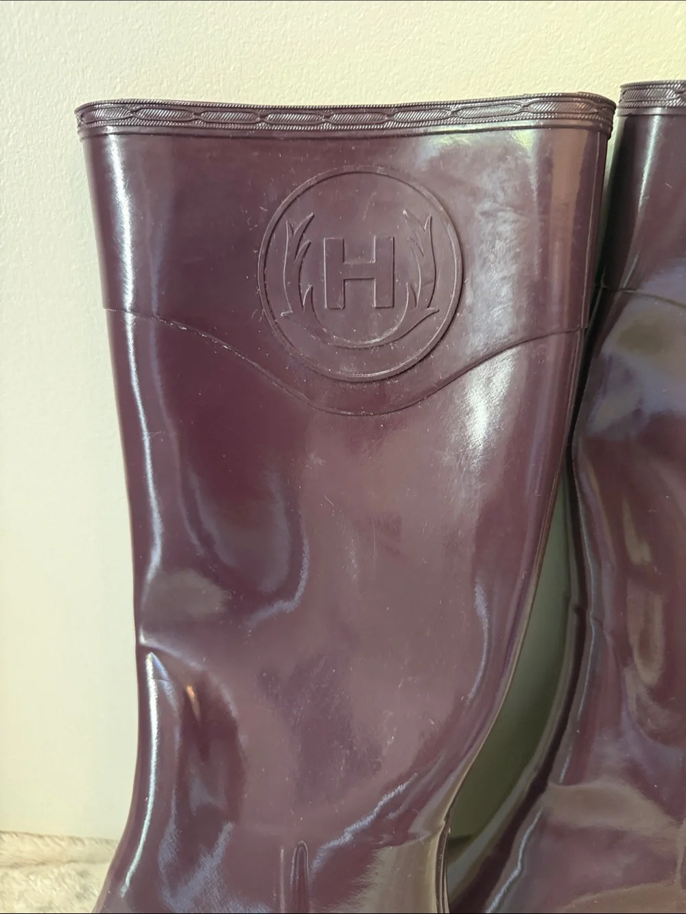 Hunter Wedge Rain Boots in Dark Plum